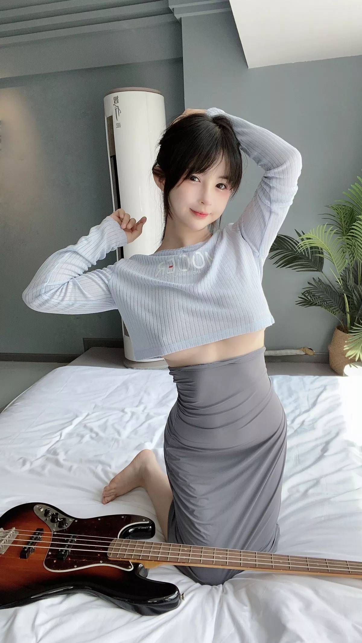 网络美女桜井宁宁吉他妹妹主题私房浴室性感露臀连体衣湿身秀完美身材诱惑写真66P
