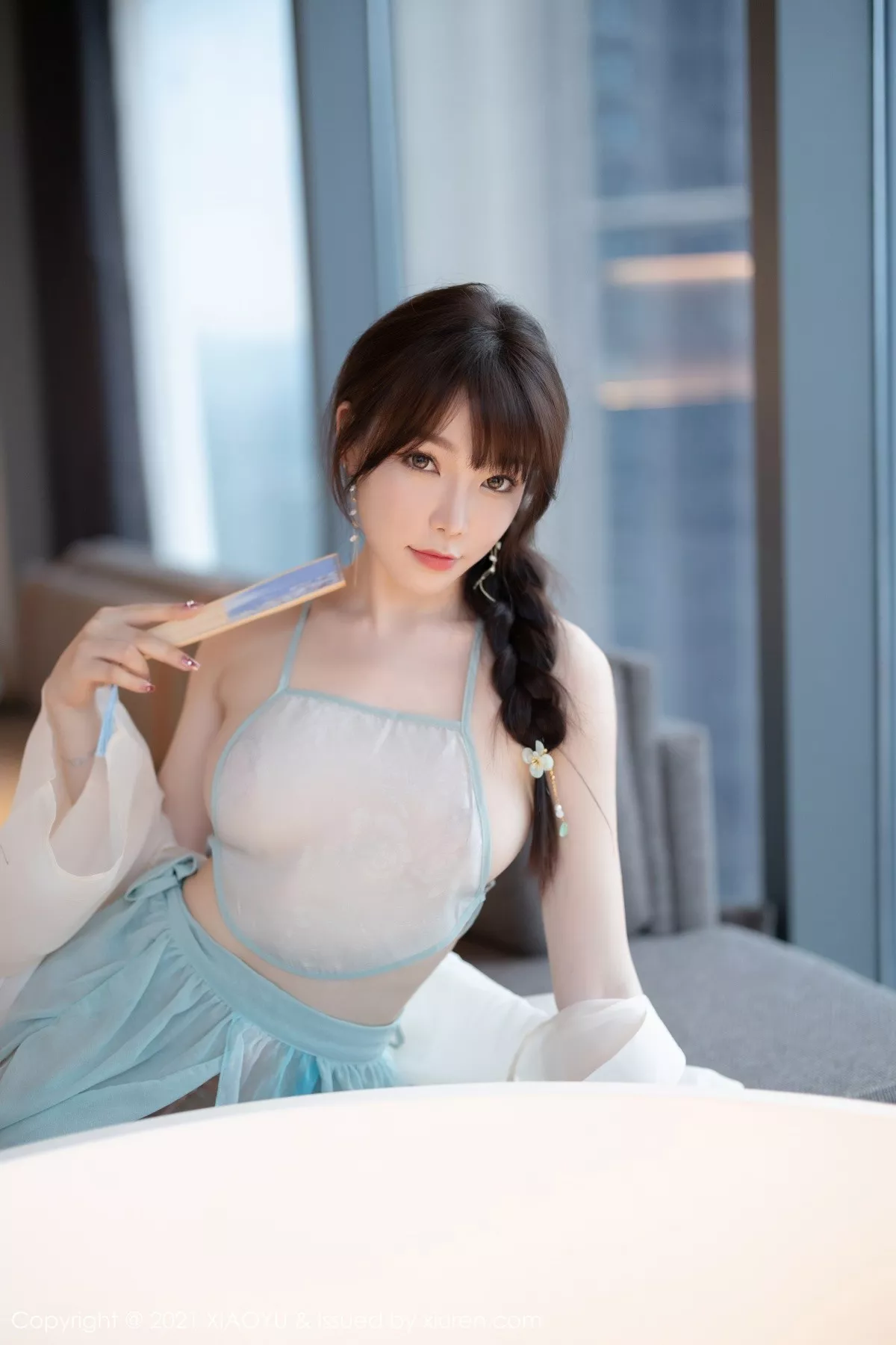 [XiaoYu画语界]Vol.679_女神芝芝Booty私房古韵着装配超薄肉丝半脱露火辣身材诱惑写真95P