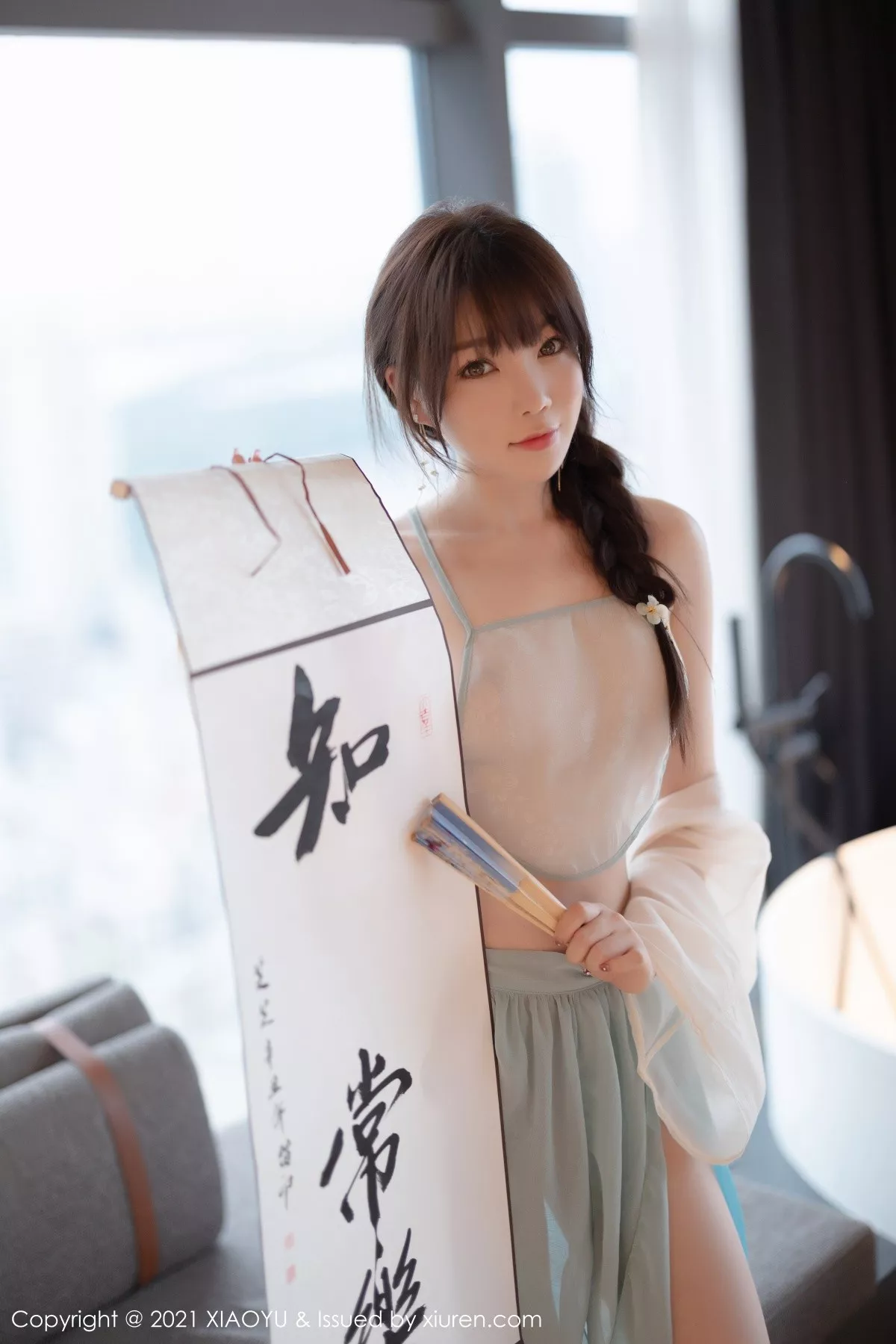 [XiaoYu画语界]Vol.679_女神芝芝Booty私房古韵着装配超薄肉丝半脱露火辣身材诱惑写真95P