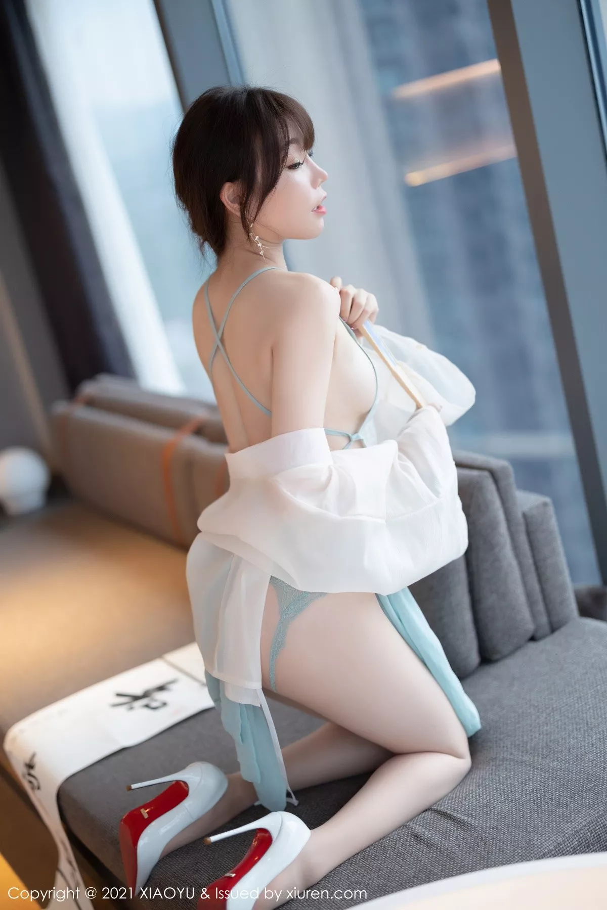 [XiaoYu画语界]Vol.679_女神芝芝Booty私房古韵着装配超薄肉丝半脱露火辣身材诱惑写真95P