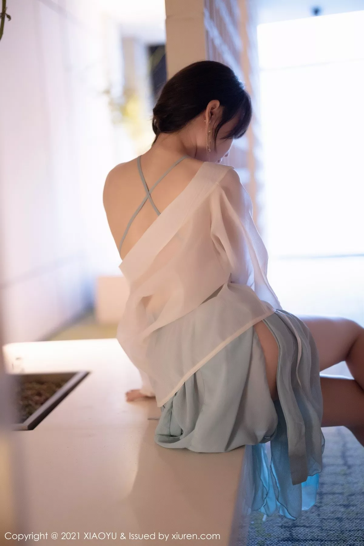 [XiaoYu画语界]Vol.679_女神芝芝Booty私房古韵着装配超薄肉丝半脱露火辣身材诱惑写真95P