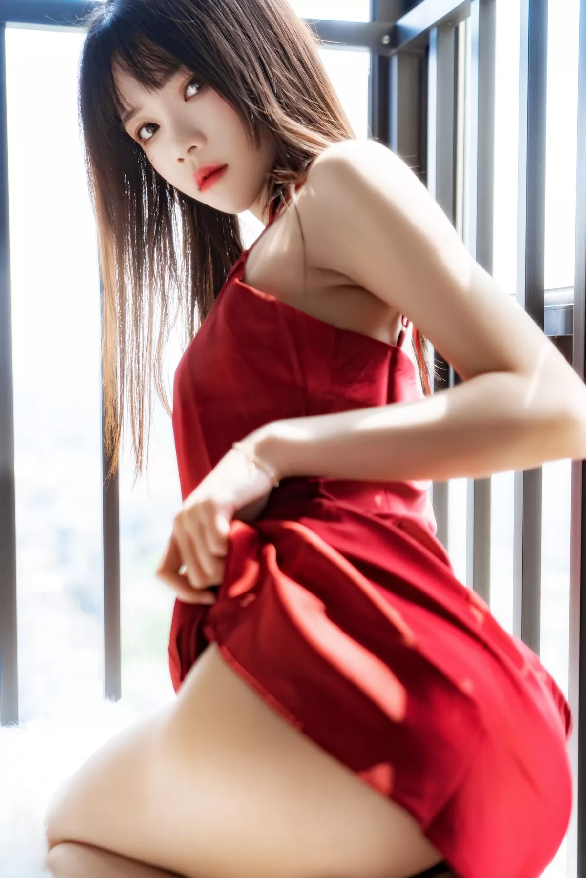 网络美女桜桃喵千丝万缕的红主题私房性感红色吊裙半撩露黑色蕾丝内衣诱惑写真69P
