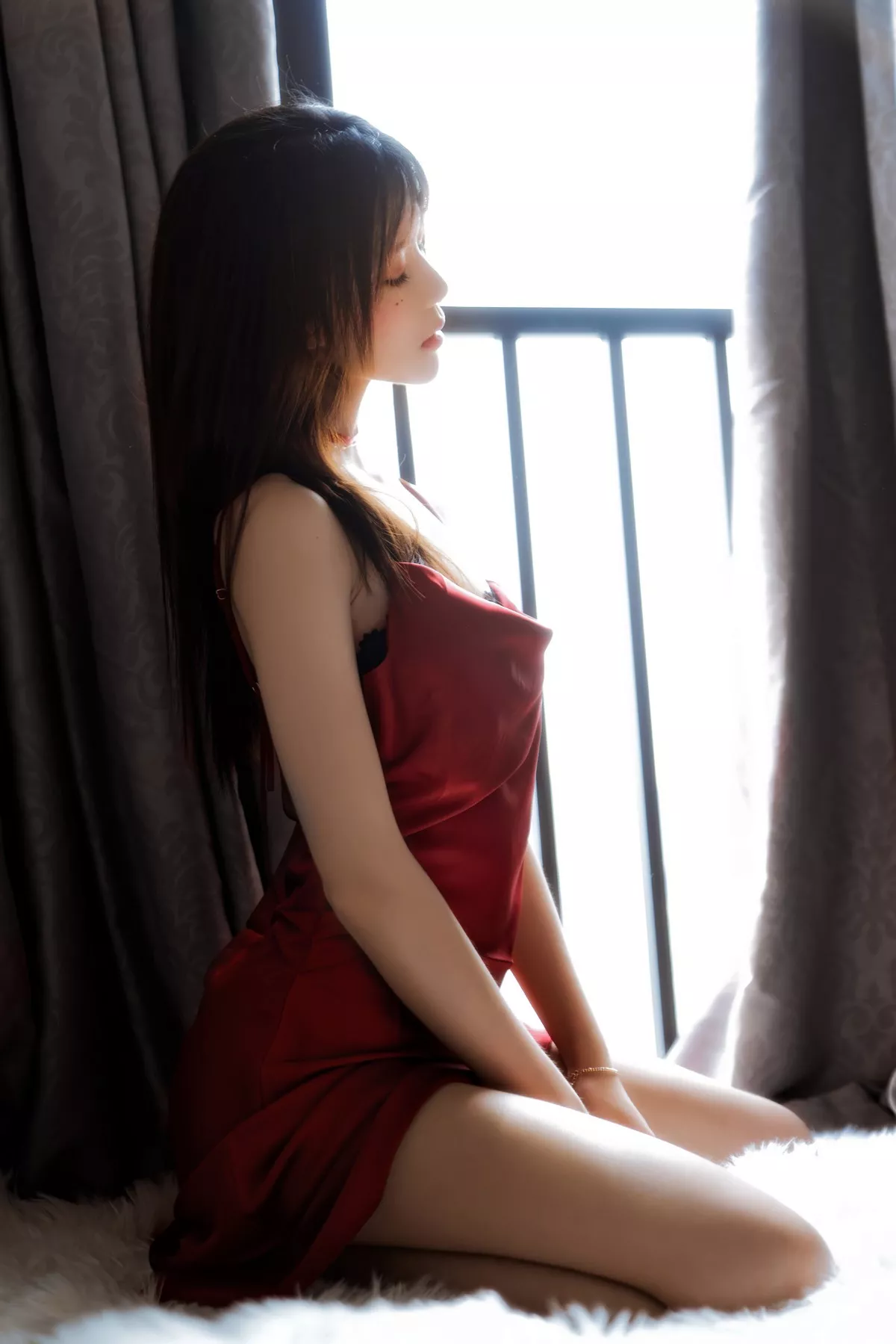 网络美女桜桃喵千丝万缕的红主题私房性感红色吊裙半撩露黑色蕾丝内衣诱惑写真69P