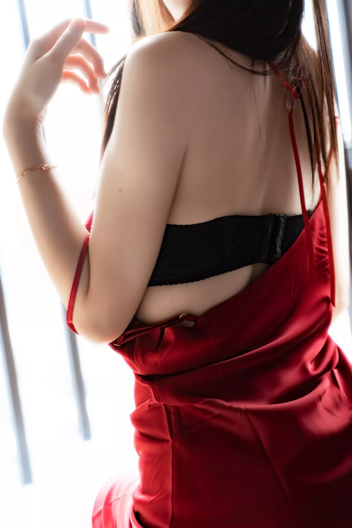 网络美女桜桃喵千丝万缕的红主题私房性感红色吊裙半撩露黑色蕾丝内衣诱惑写真69P