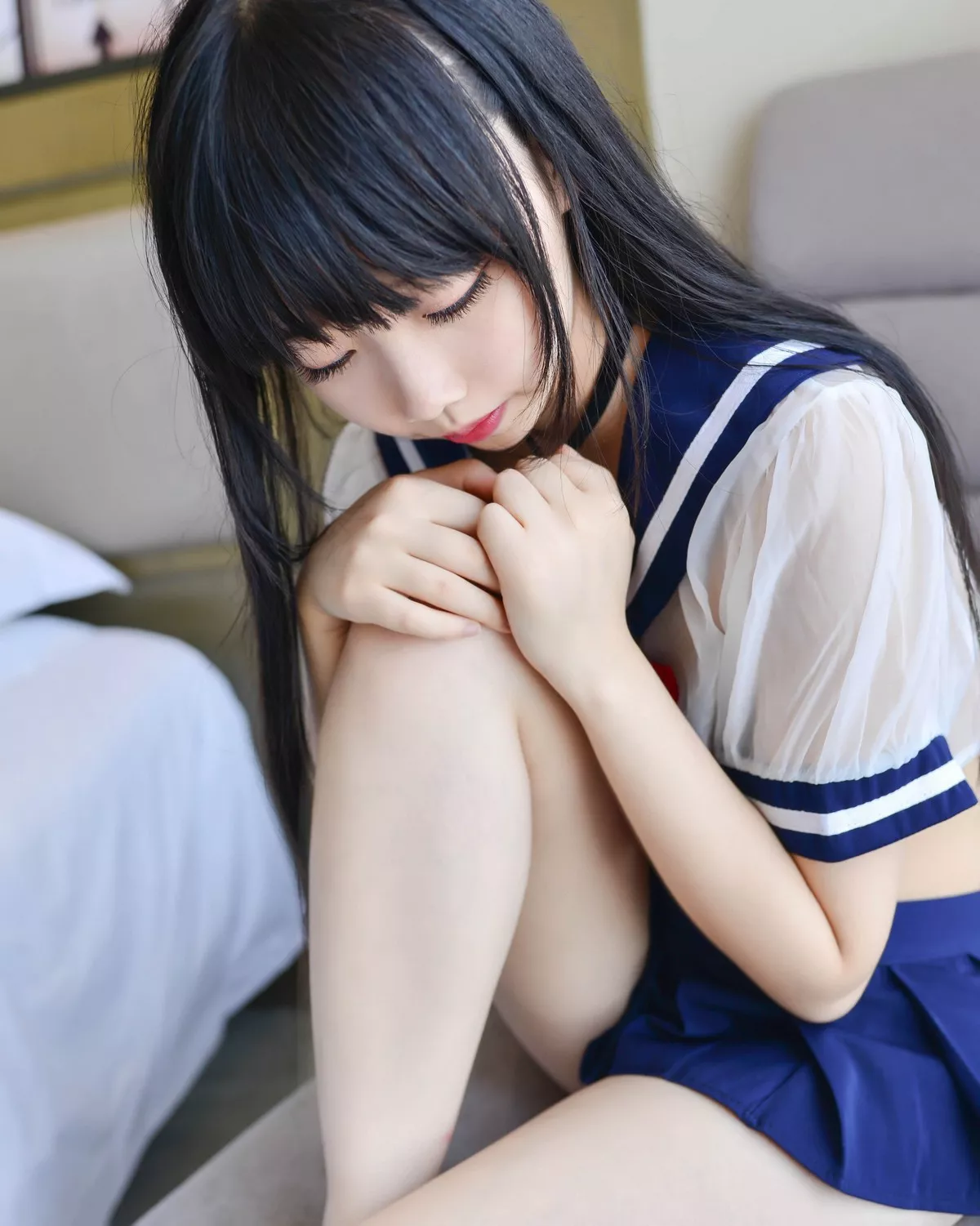 Coser小姐姐雪琪透明JK制服主题私房沙发薄透制服秀豪乳胶带遮点极致诱惑写真20P