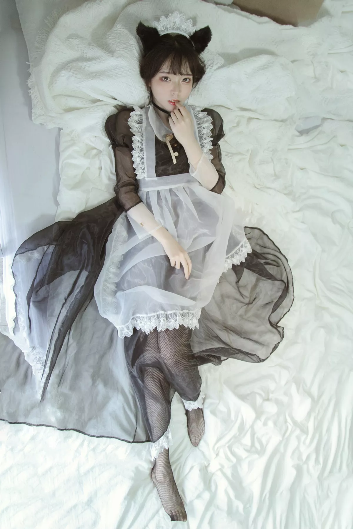 微博妹子Fushii_海堂黑白女仆主题私房薄透女仆装配黑丝网袜秀美腿撩人诱惑写真30P