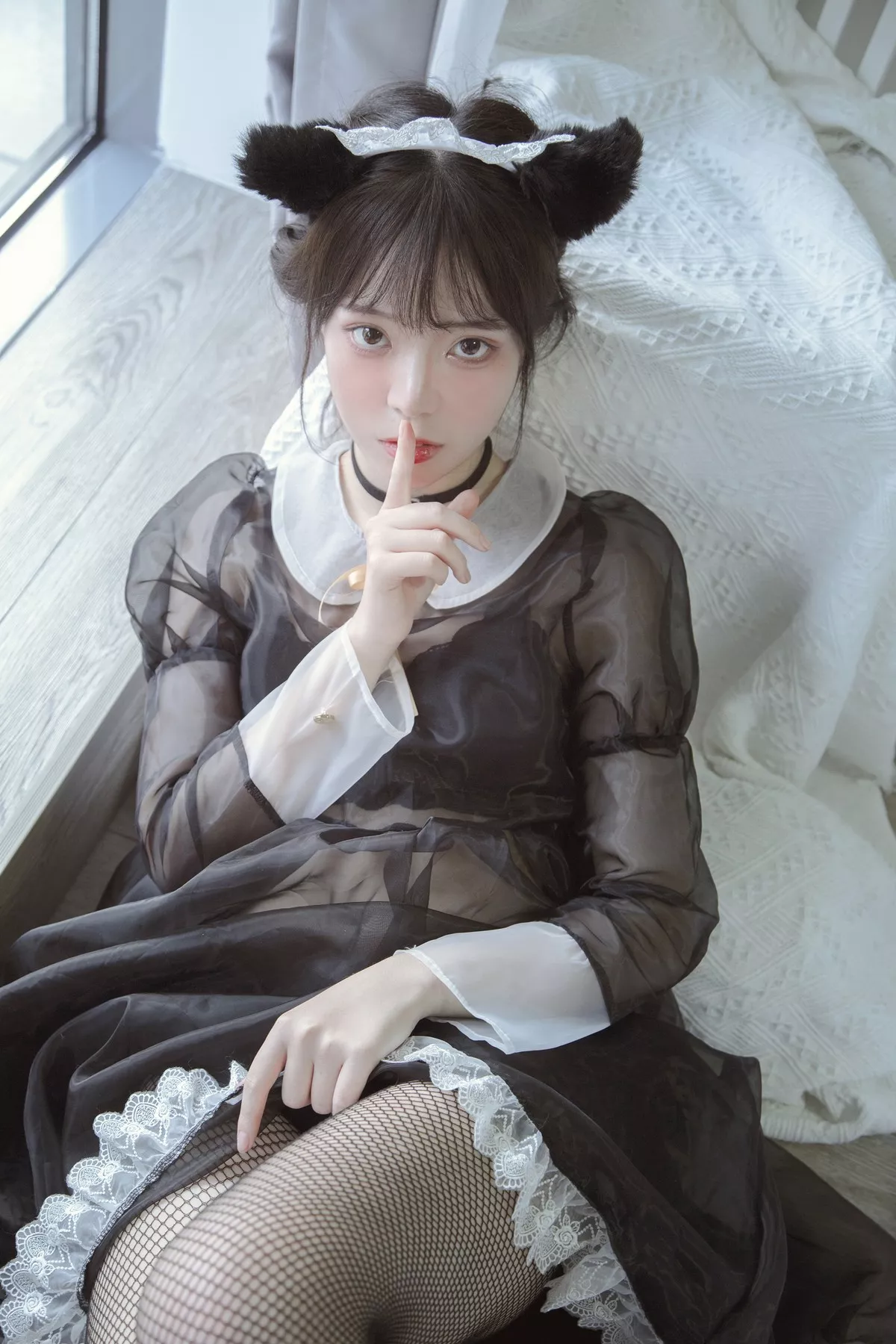 微博妹子Fushii_海堂黑白女仆主题私房薄透女仆装配黑丝网袜秀美腿撩人诱惑写真30P