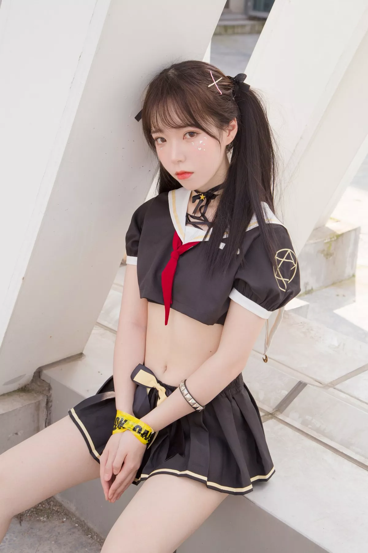 微博妹子Fushii_海堂魔法少女主题户外性感美少女战士黑短裙秀完美身材诱惑写真40P