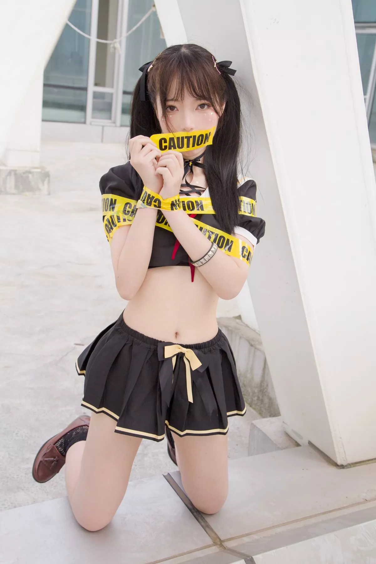 微博妹子Fushii_海堂魔法少女主题户外性感美少女战士黑短裙秀完美身材诱惑写真40P