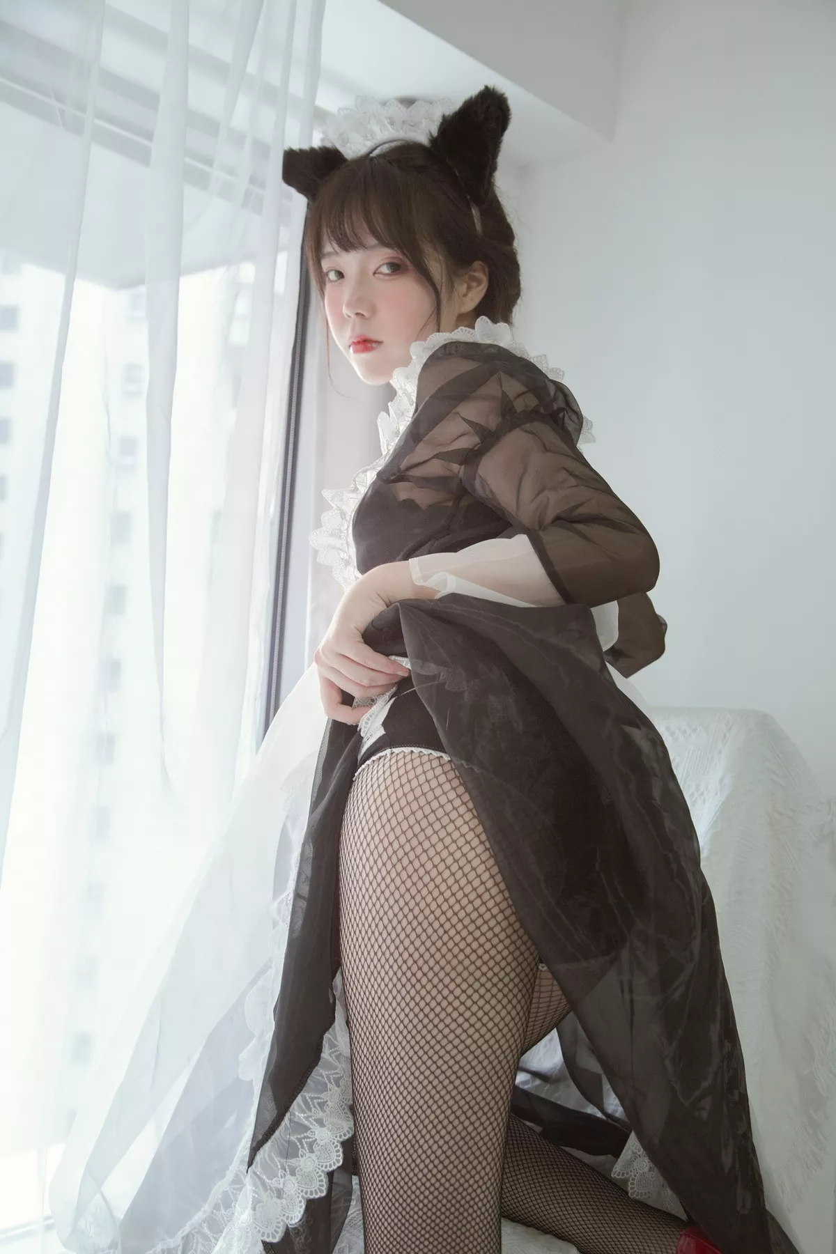 微博妹子Fushii_海堂黑白女仆主题私房薄透女仆装配黑丝网袜秀美腿撩人诱惑写真30P
