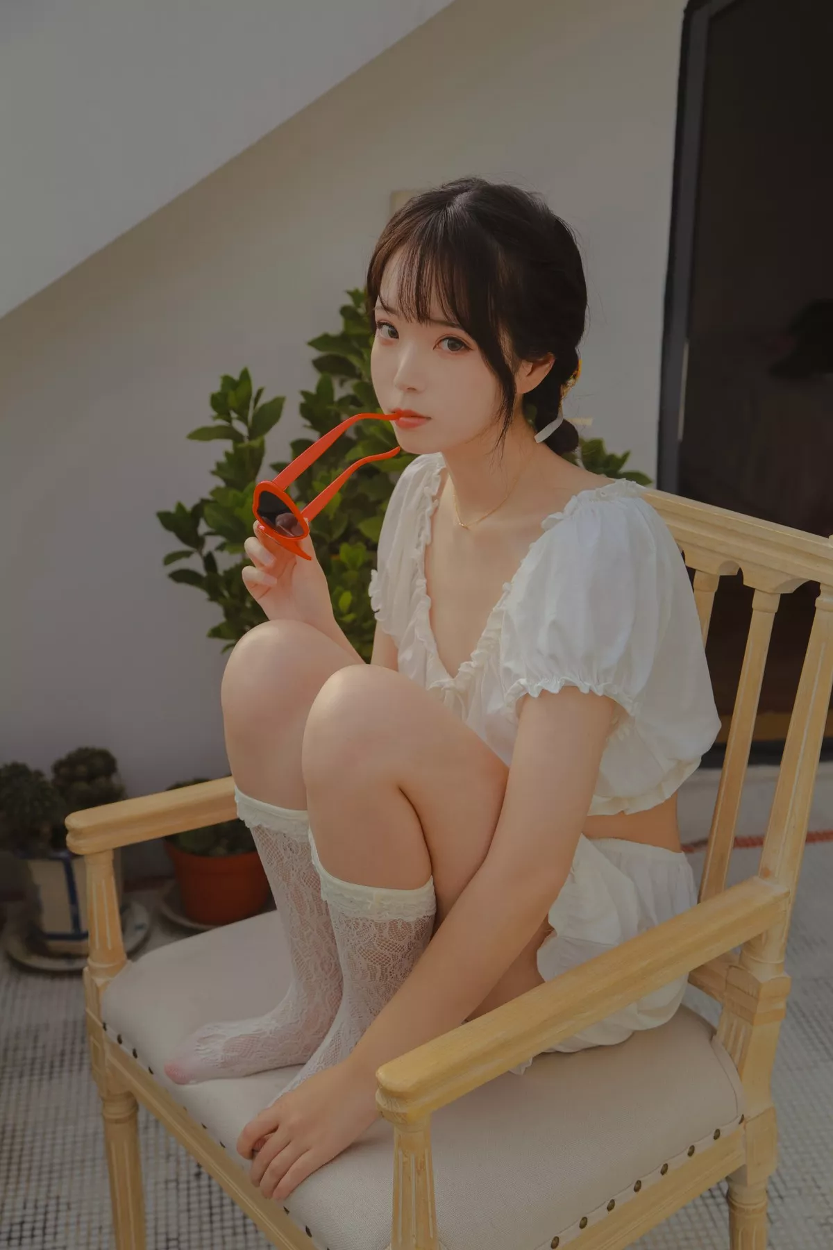 微博妹子Fushii_海堂洛丽塔主题户外阳台性感白色薄透睡衣秀完美身材诱惑写真40P