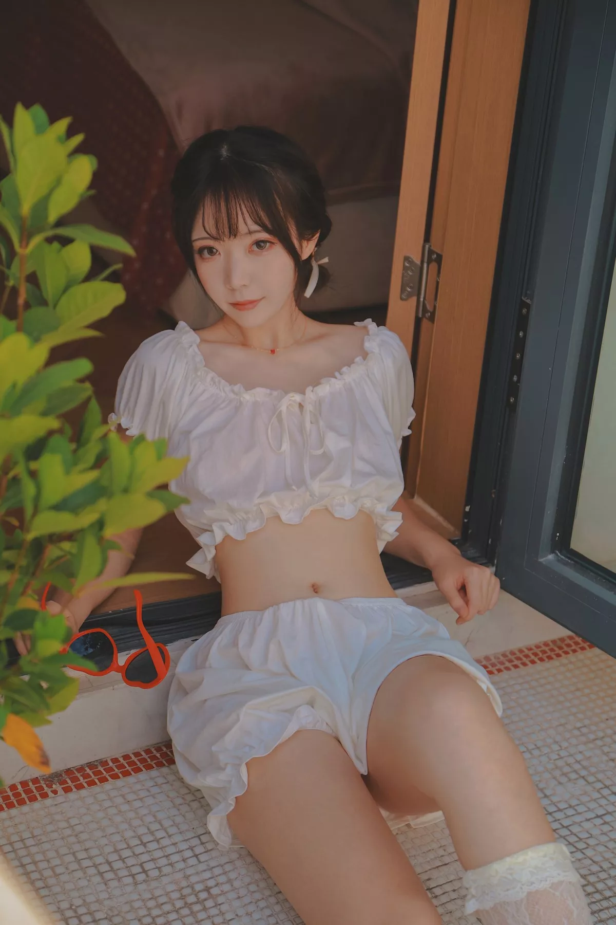 微博妹子Fushii_海堂洛丽塔主题户外阳台性感白色薄透睡衣秀完美身材诱惑写真40P