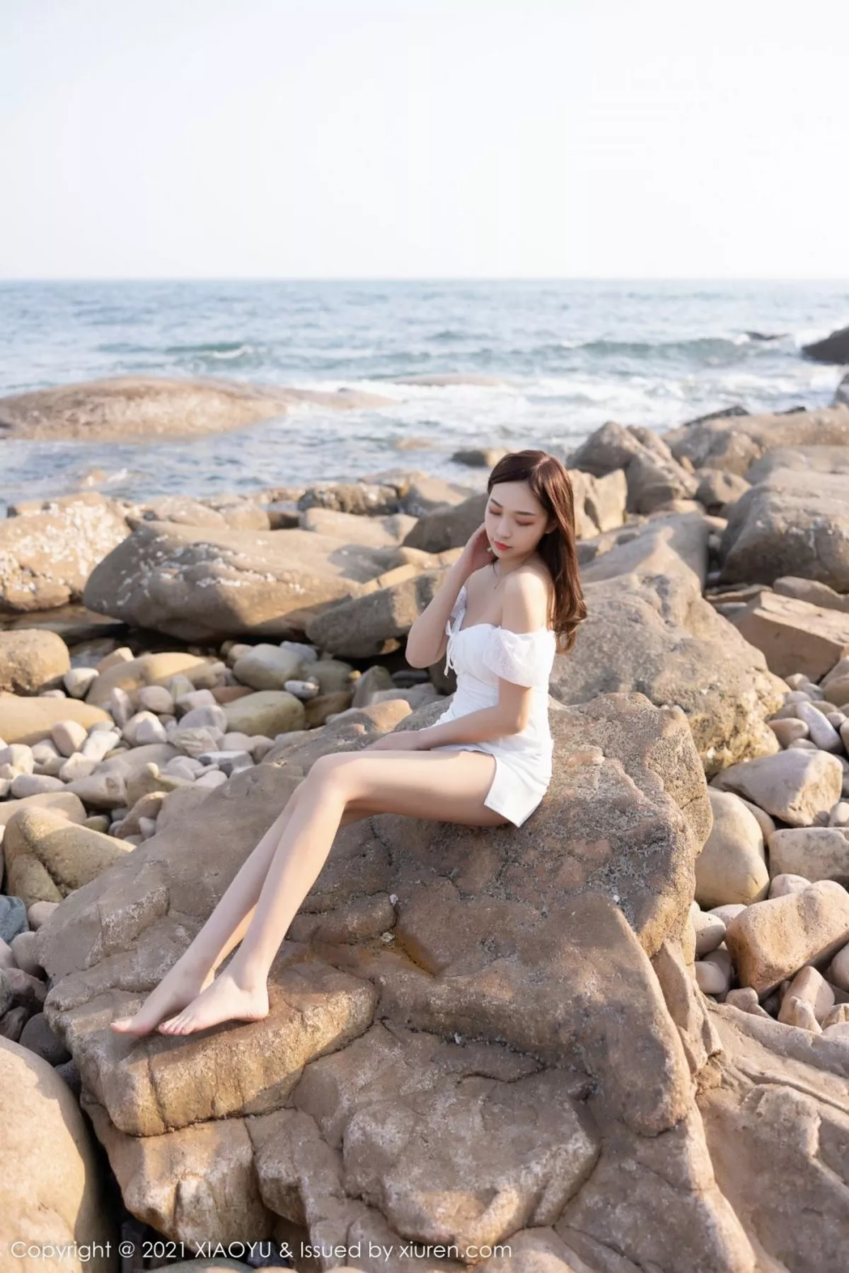 [XiaoYu画语界]Vol.681_模特郑颖姗Bev青岛旅拍私房浴室薄透白裙配白丝袜湿身诱惑写真77P