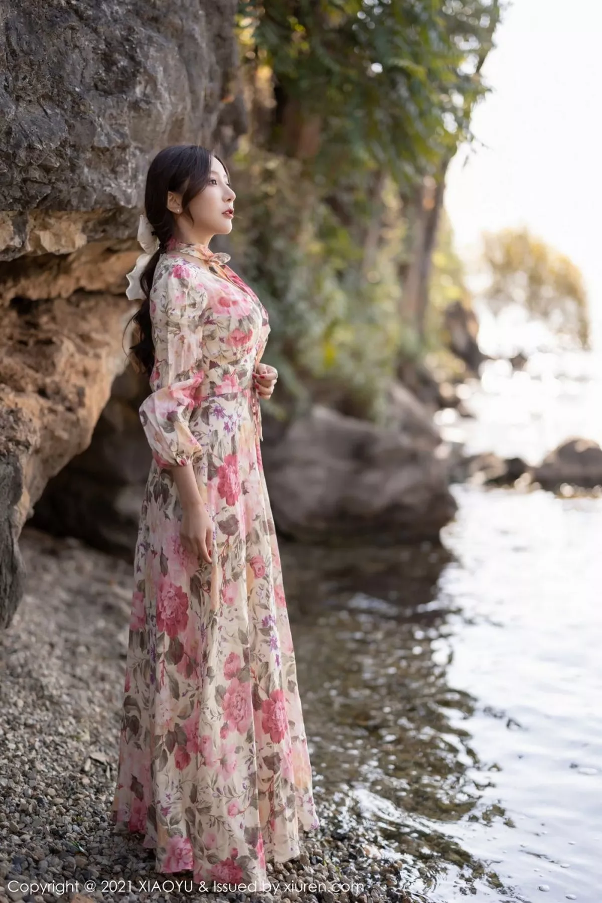 [XiaoYu画语界]Vol.682_女神王馨瑶yanni云南心愿旅拍脱花样长裙露精致内衣诱惑写真75P