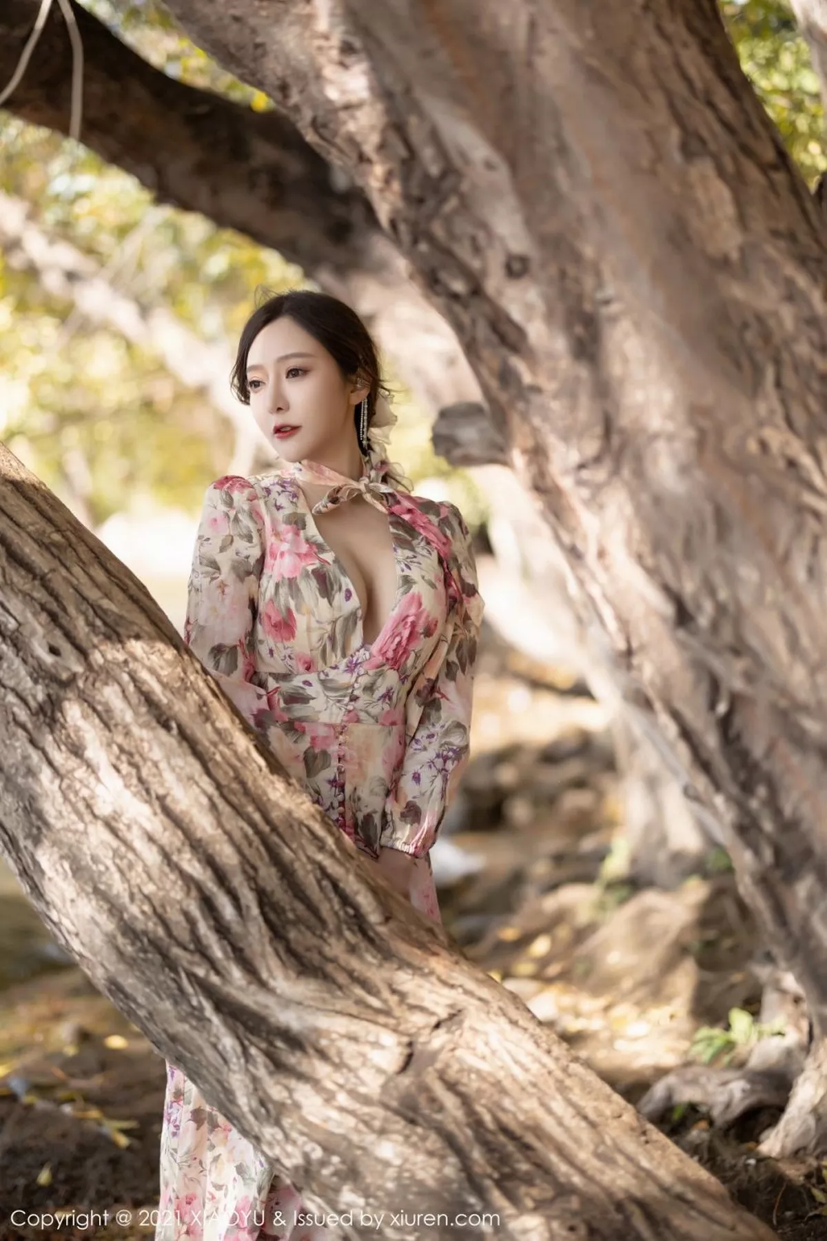 [XiaoYu画语界]Vol.682_女神王馨瑶yanni云南心愿旅拍脱花样长裙露精致内衣诱惑写真75P