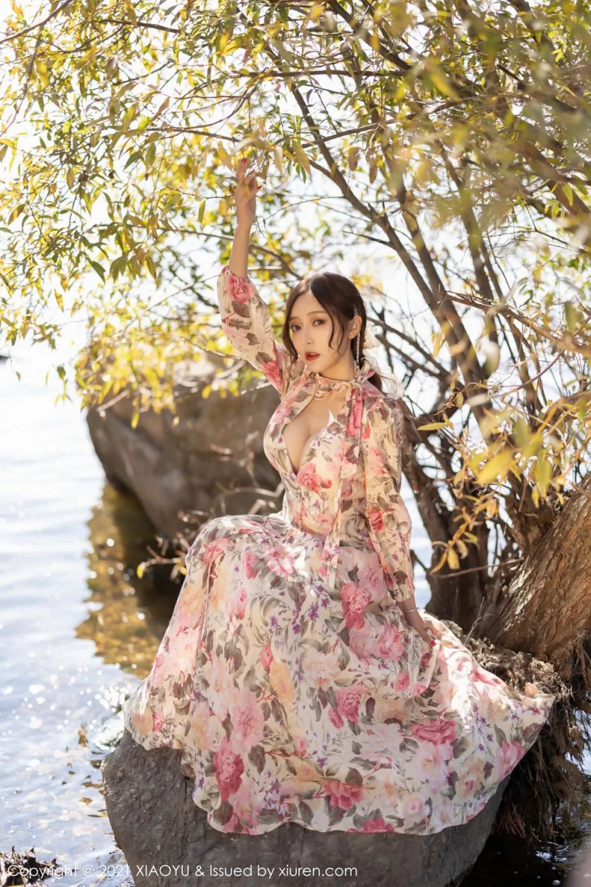 [XiaoYu画语界]Vol.682_女神王馨瑶yanni云南心愿旅拍脱花样长裙露精致内衣诱惑写真75P