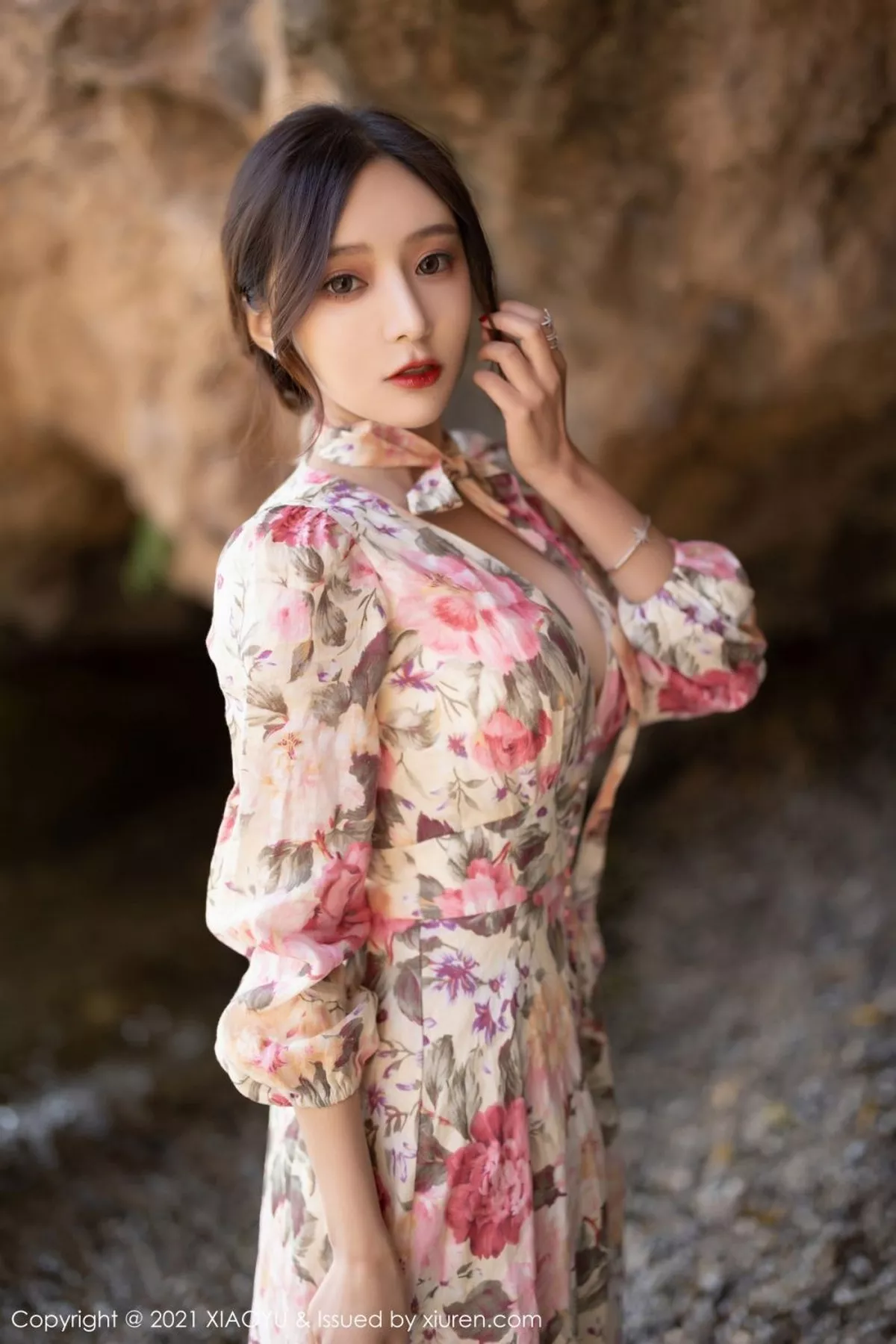 [XiaoYu画语界]Vol.682_女神王馨瑶yanni云南心愿旅拍脱花样长裙露精致内衣诱惑写真75P