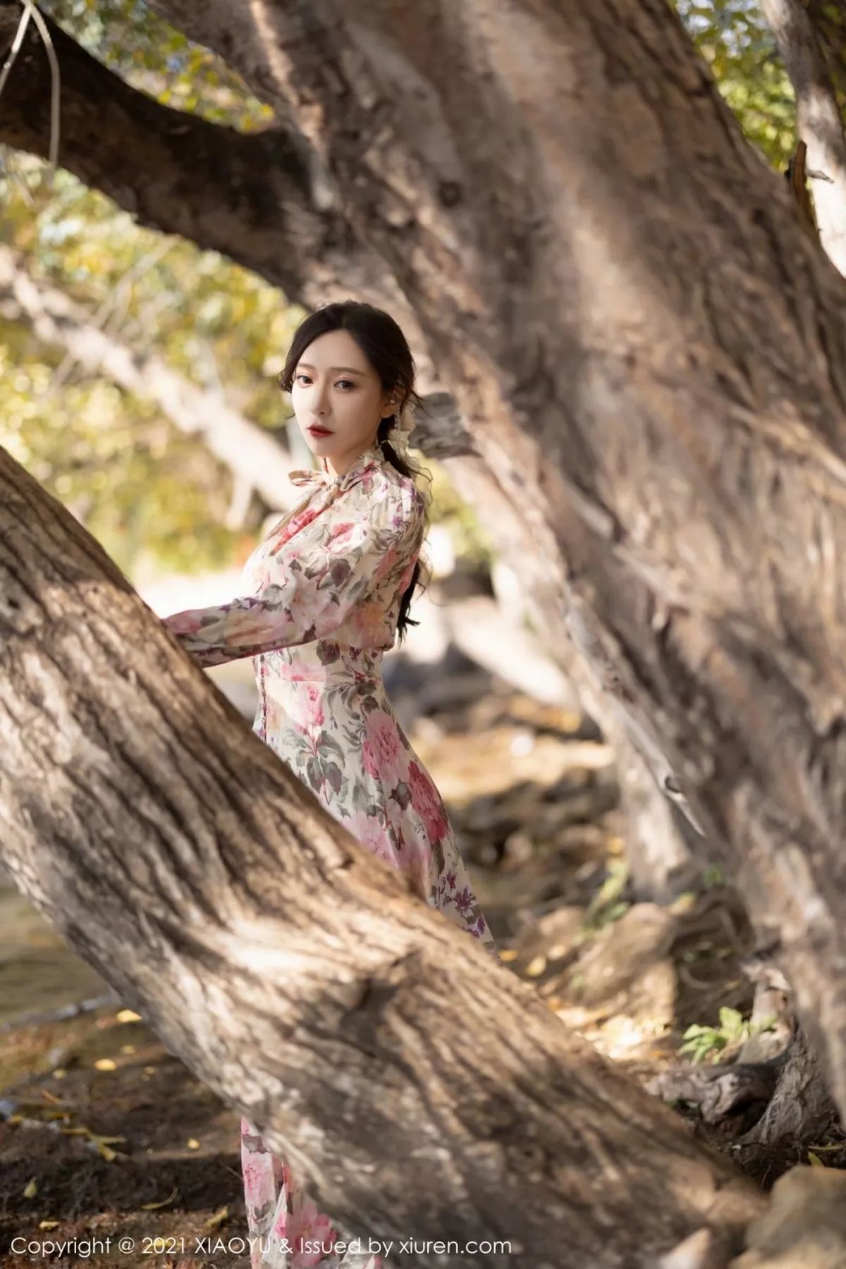 [XiaoYu画语界]Vol.682_女神王馨瑶yanni云南心愿旅拍脱花样长裙露精致内衣诱惑写真75P