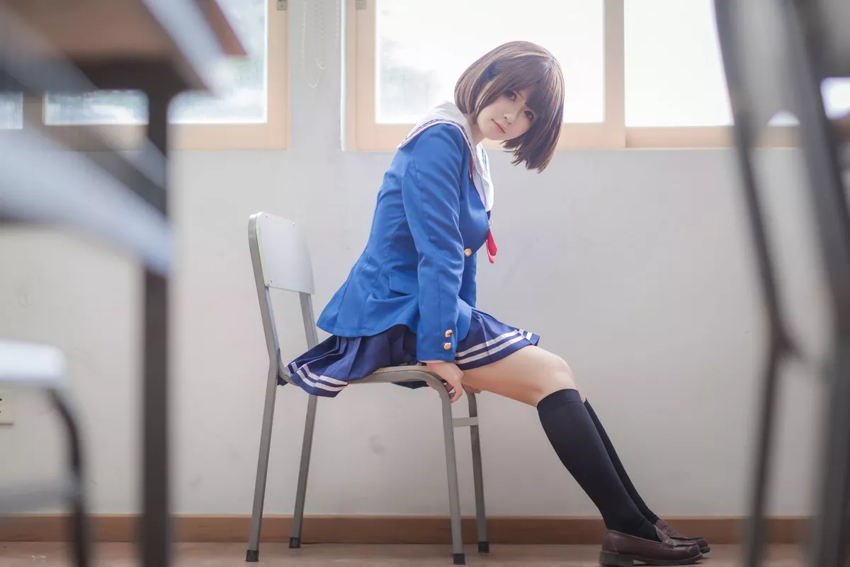网红coser白金Saki校园JK美丝校服主题户外性感百褶裙露美腿迷人诱惑写真29P