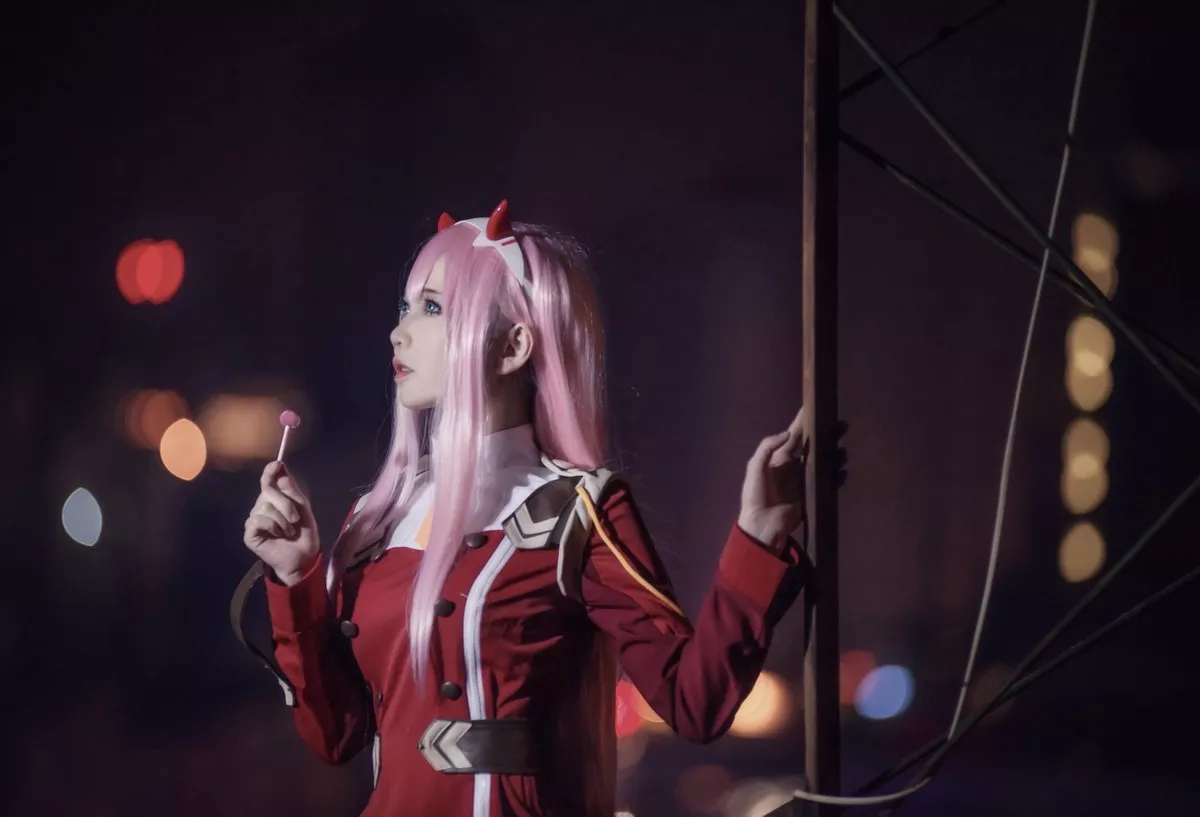 微博红人Coser楚楚子莓制服Cos主题户外性感百褶裙秀美腿迷人诱惑写真51P