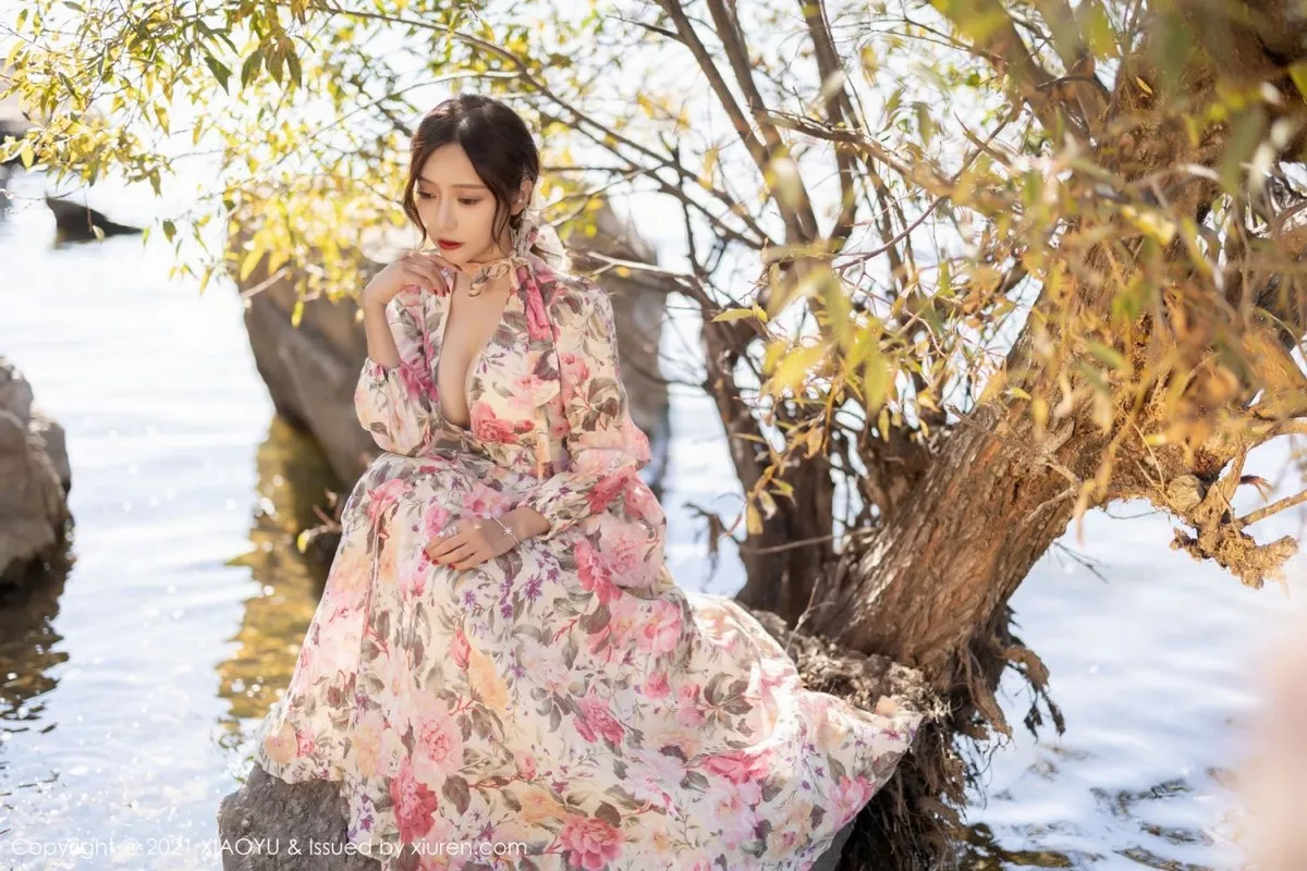 [XiaoYu画语界]Vol.682_女神王馨瑶yanni云南心愿旅拍脱花样长裙露精致内衣诱惑写真75P