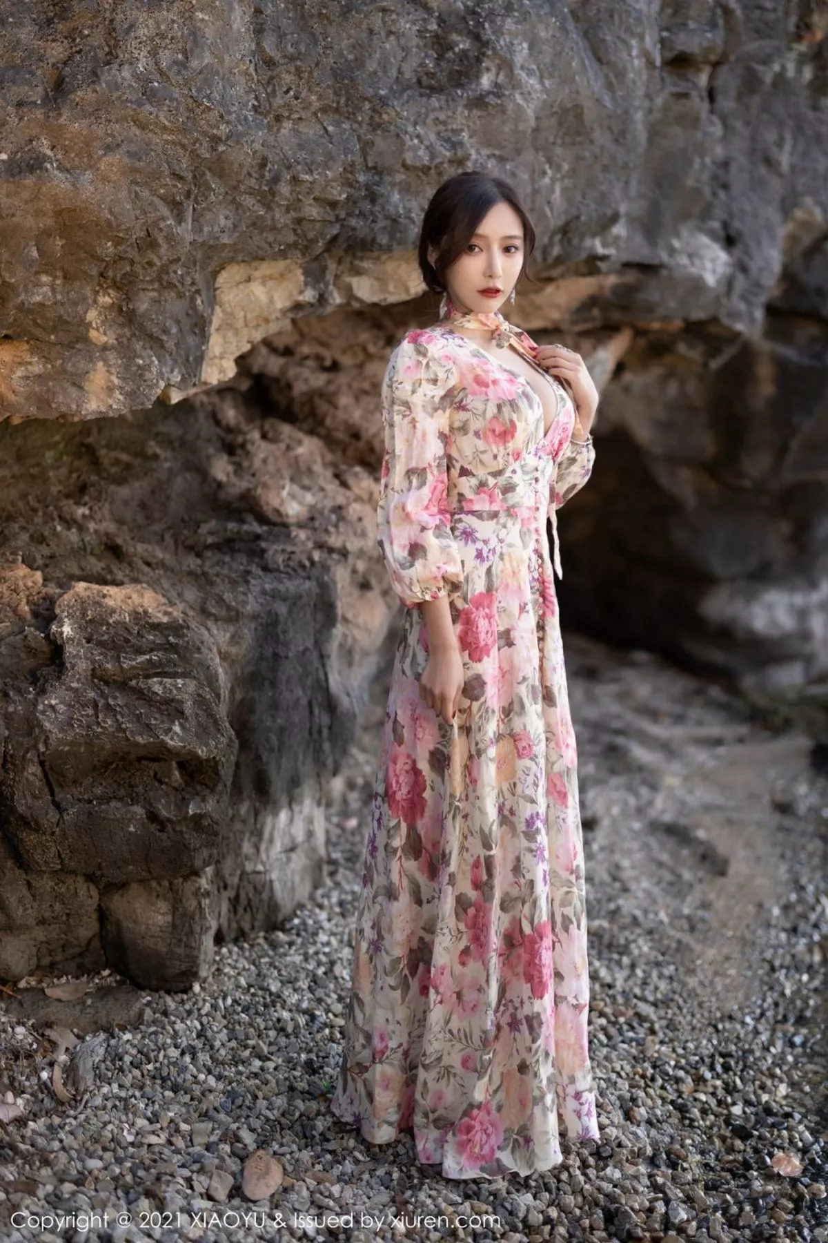 [XiaoYu画语界]Vol.682_女神王馨瑶yanni云南心愿旅拍脱花样长裙露精致内衣诱惑写真75P