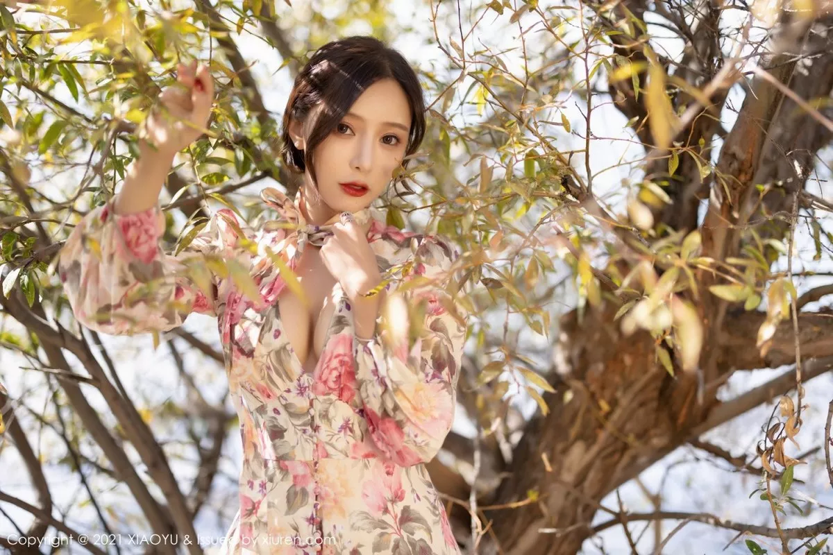[XiaoYu画语界]Vol.682_女神王馨瑶yanni云南心愿旅拍脱花样长裙露精致内衣诱惑写真75P