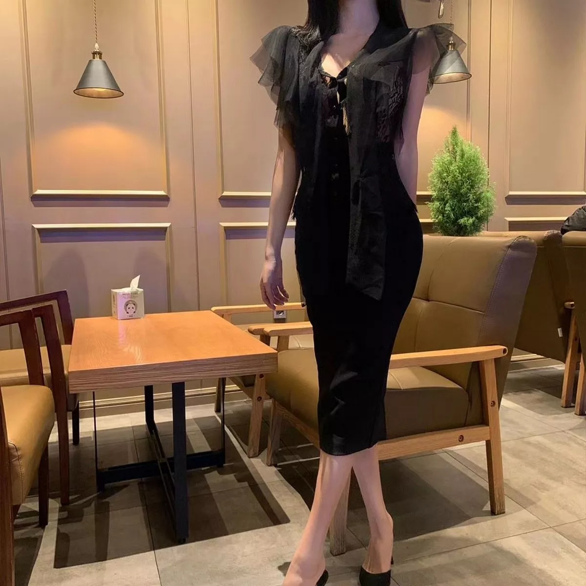 网络美女薇薇微信朋友圈资源合集私房性感连身裙系列秀魔鬼身材迷人诱惑写真297P