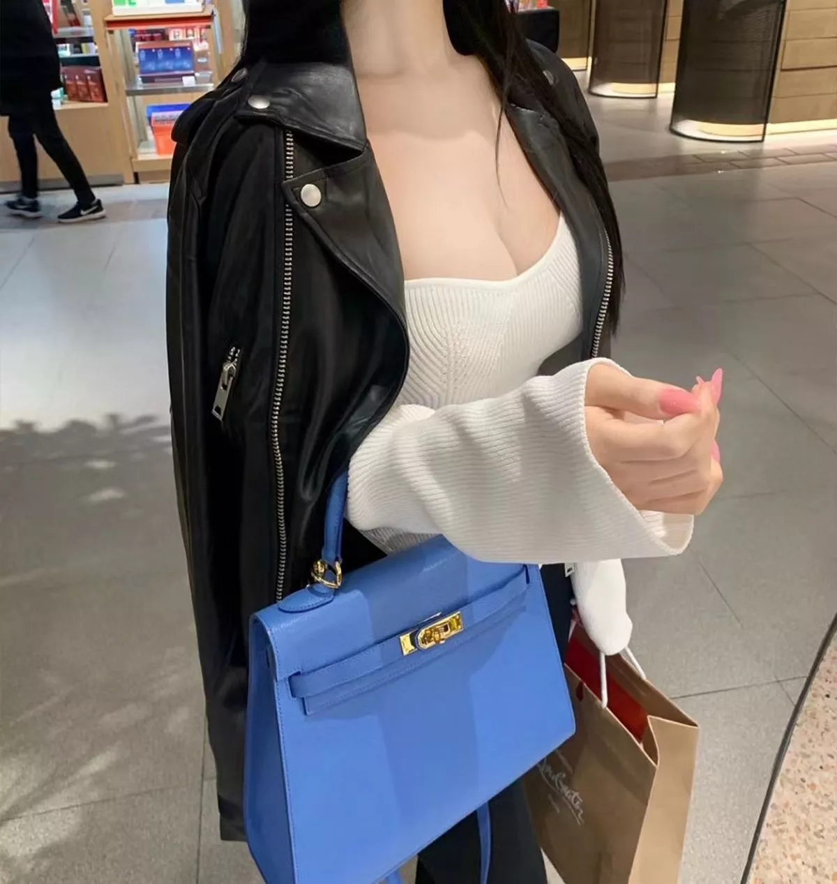 网络美女薇薇微信朋友圈资源合集私房性感连身裙系列秀魔鬼身材迷人诱惑写真297P