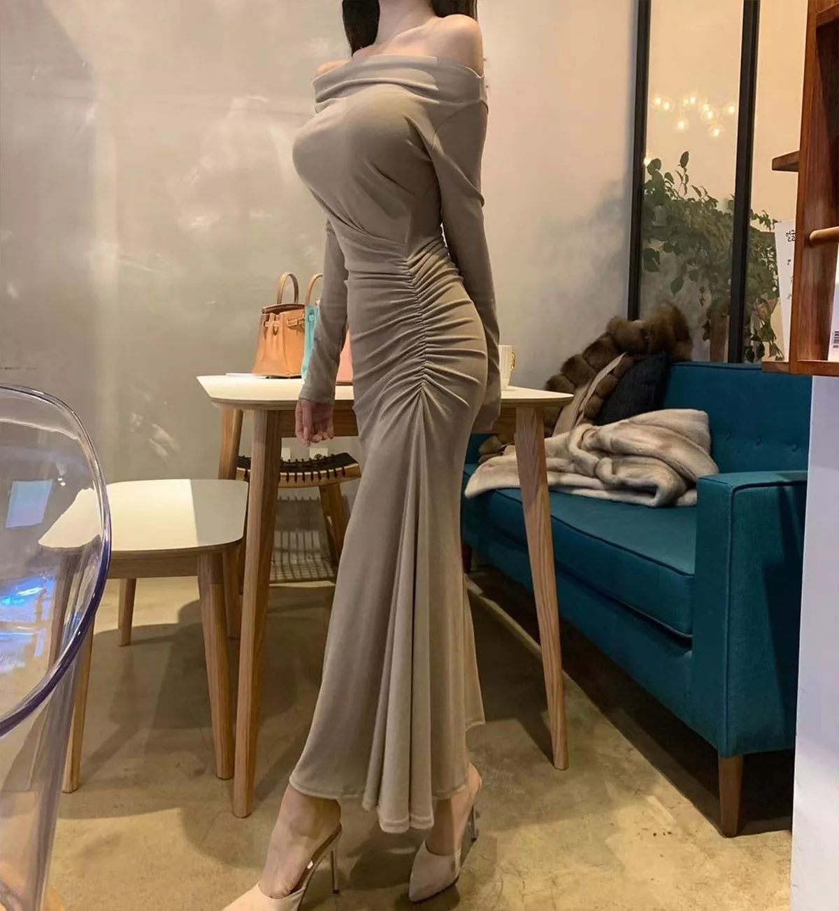 网络美女薇薇微信朋友圈资源合集私房性感连身裙系列秀魔鬼身材迷人诱惑写真297P