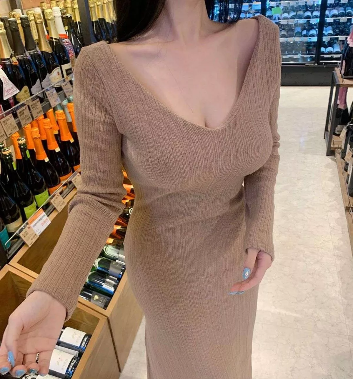 网络美女薇薇微信朋友圈资源合集私房性感连身裙系列秀魔鬼身材迷人诱惑写真297P
