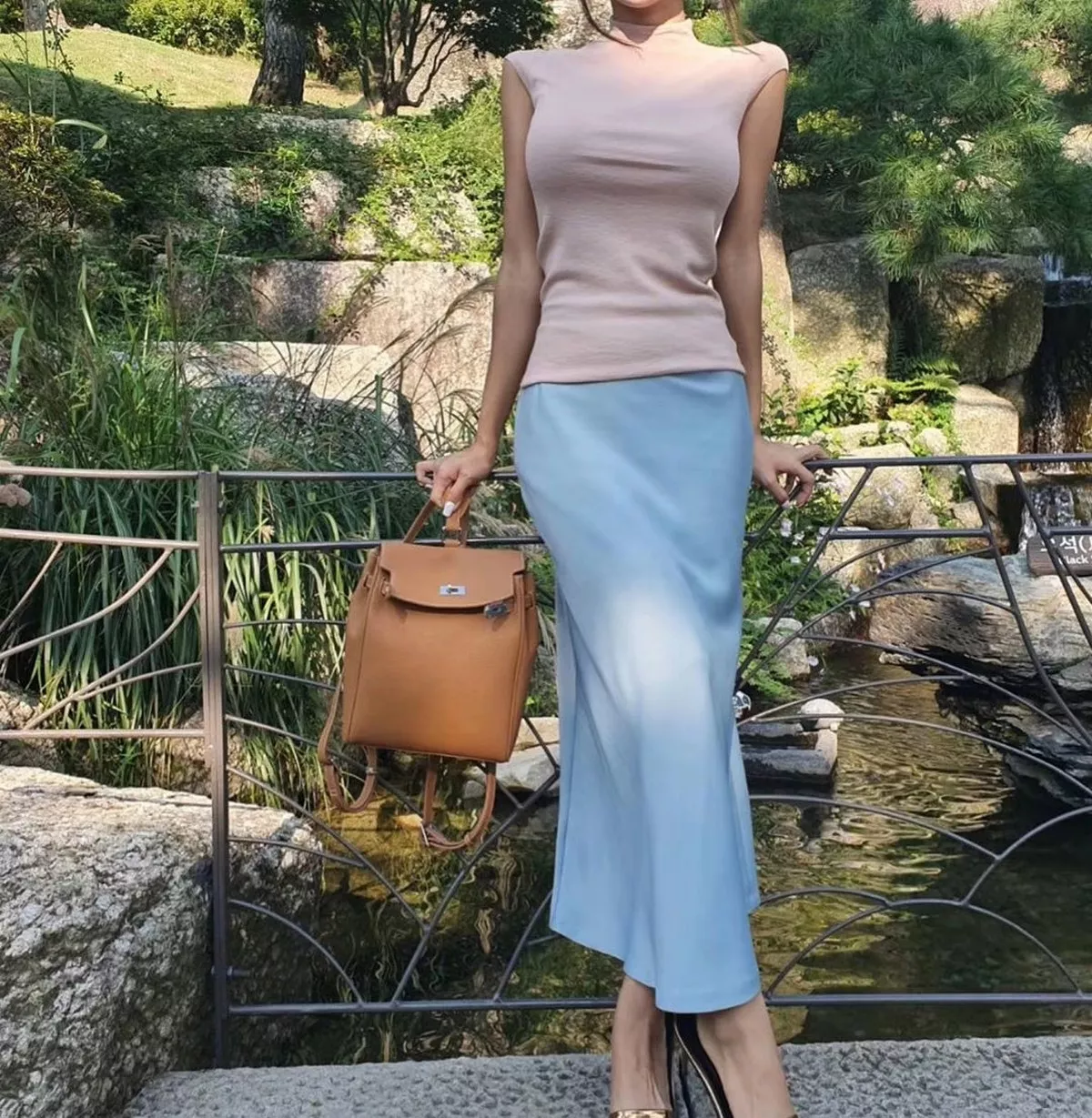 网络美女薇薇微信朋友圈资源合集私房性感连身裙系列秀魔鬼身材迷人诱惑写真297P