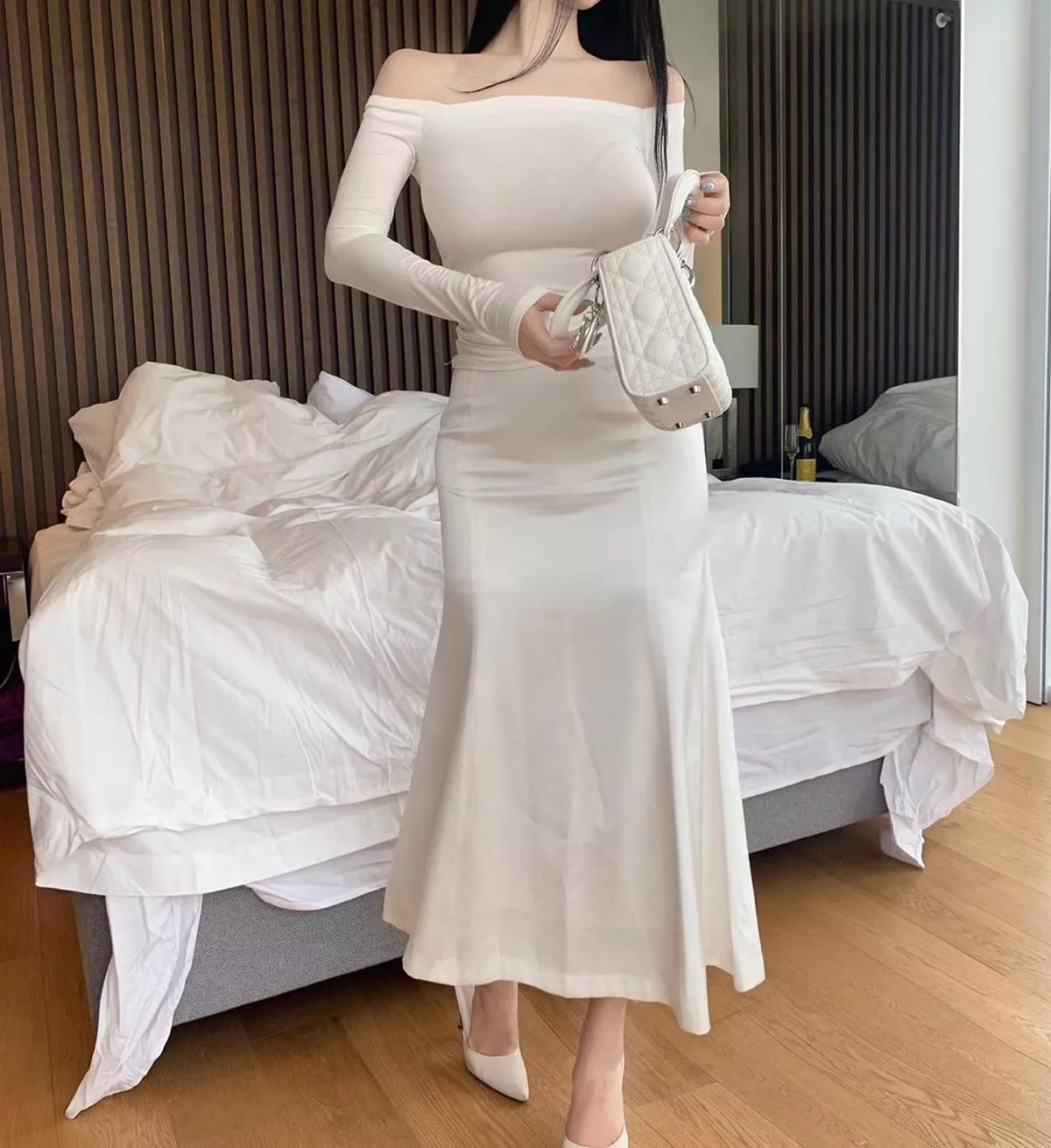 网络美女薇薇微信朋友圈资源合集私房性感连身裙系列秀魔鬼身材迷人诱惑写真297P