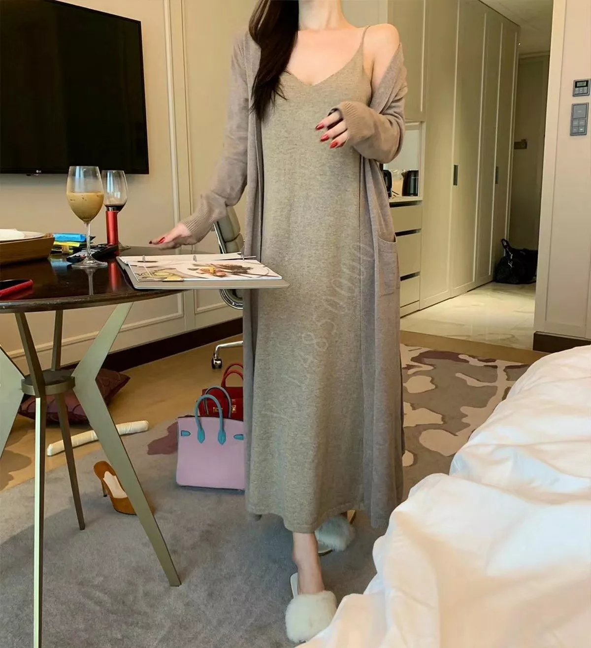 网络美女薇薇微信朋友圈资源合集私房性感连身裙系列秀魔鬼身材迷人诱惑写真297P