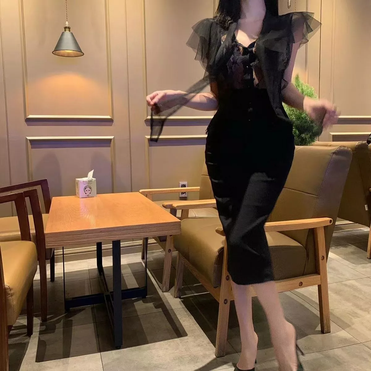 网络美女薇薇微信朋友圈资源合集私房性感连身裙系列秀魔鬼身材迷人诱惑写真297P