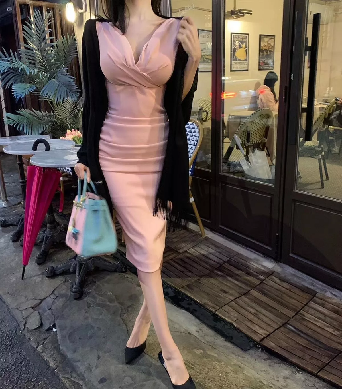 网络美女薇薇微信朋友圈资源合集私房性感连身裙系列秀魔鬼身材迷人诱惑写真297P