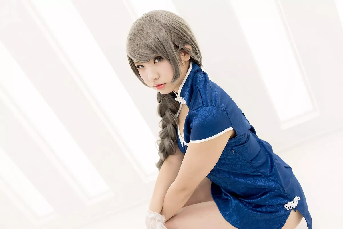 网络美女中華娘娘青花瓷旗袍主题私房性感低胸高开旗袍秀完美身材迷人诱惑写真52P