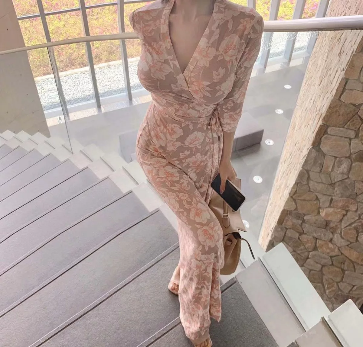 网络美女薇薇微信朋友圈资源合集私房性感连身裙系列秀魔鬼身材迷人诱惑写真297P