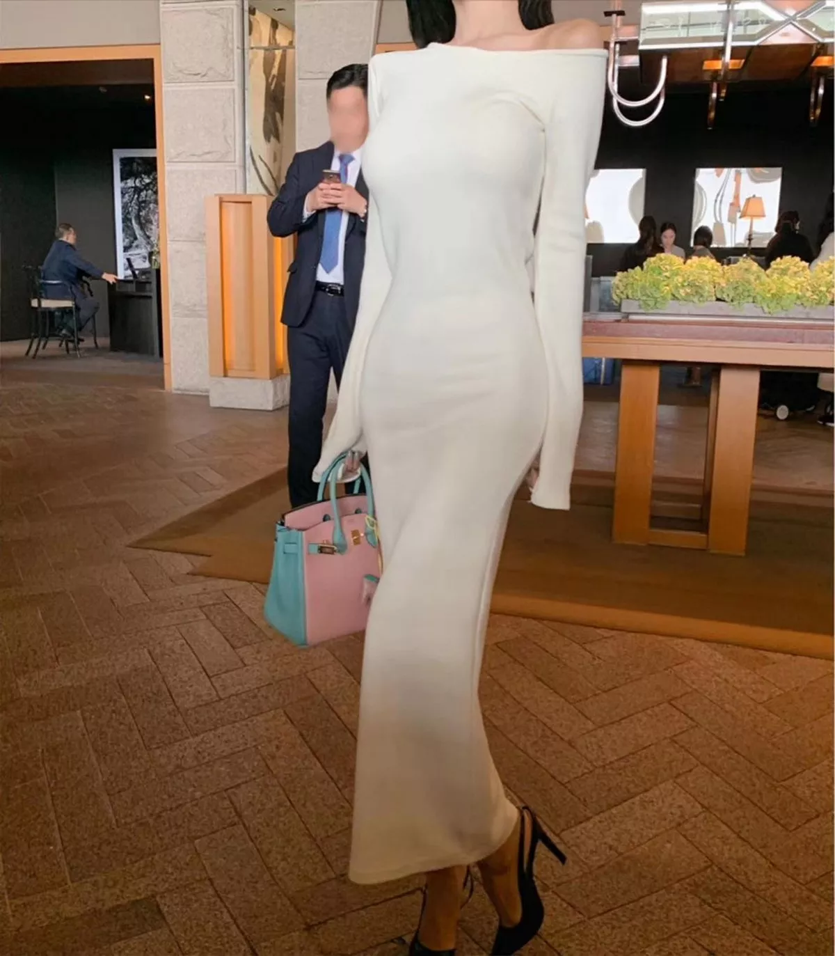 网络美女薇薇微信朋友圈资源合集私房性感连身裙系列秀魔鬼身材迷人诱惑写真297P