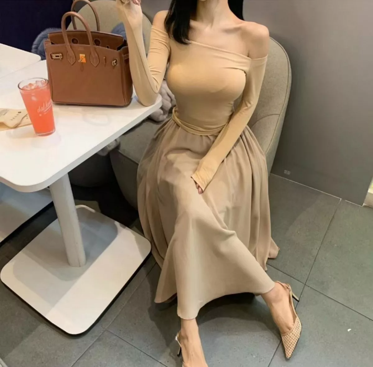 网络美女薇薇微信朋友圈资源合集私房性感连身裙系列秀魔鬼身材迷人诱惑写真297P