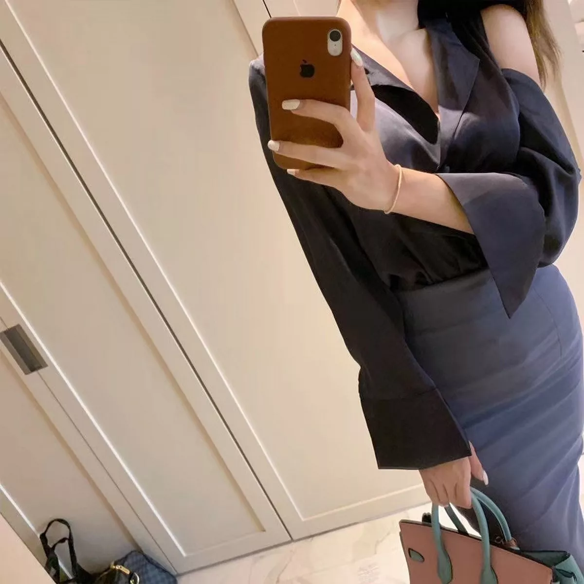 网络美女薇薇微信朋友圈资源合集私房性感连身裙系列秀魔鬼身材迷人诱惑写真297P