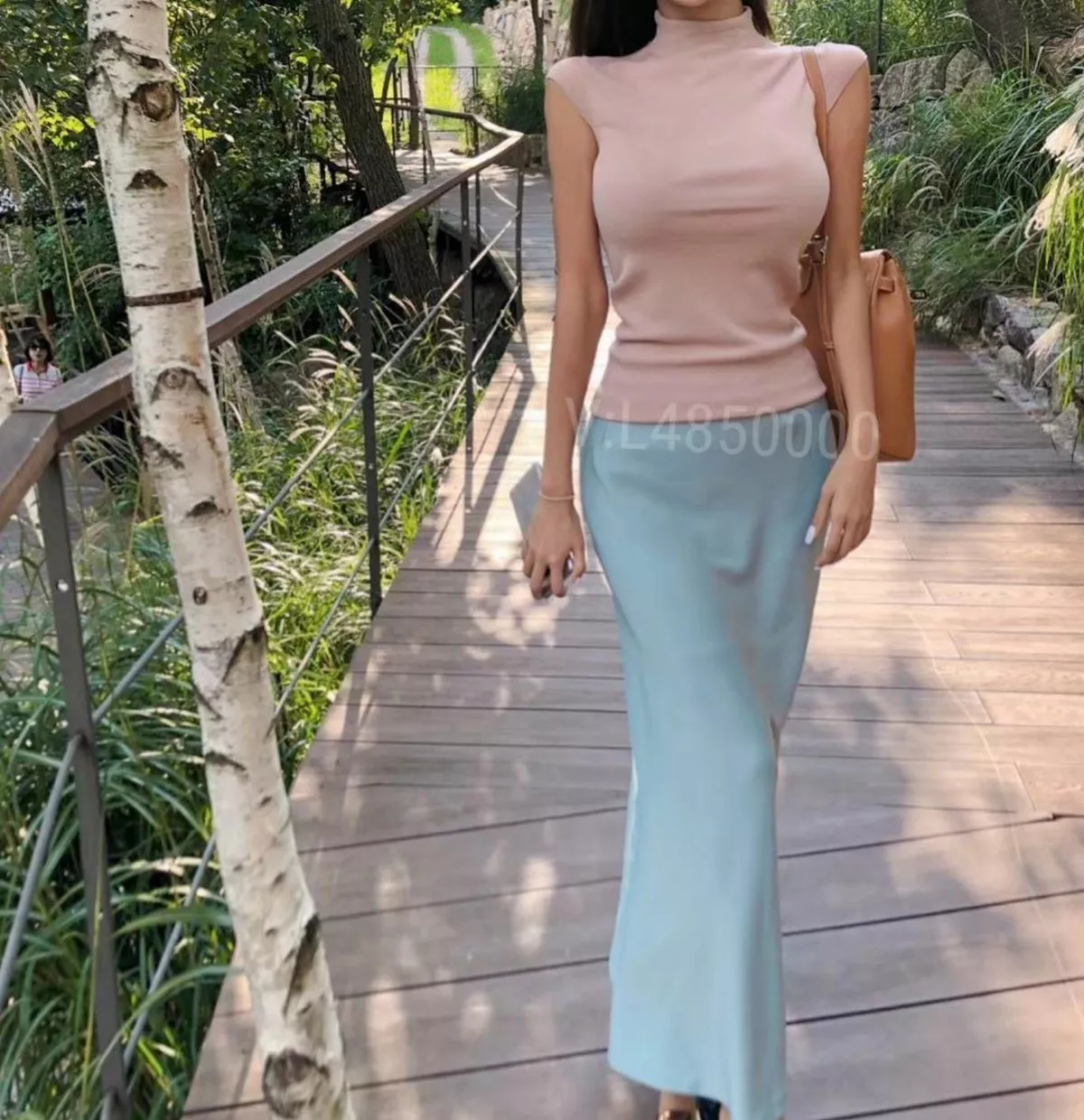 网络美女薇薇微信朋友圈资源合集私房性感连身裙系列秀魔鬼身材迷人诱惑写真297P