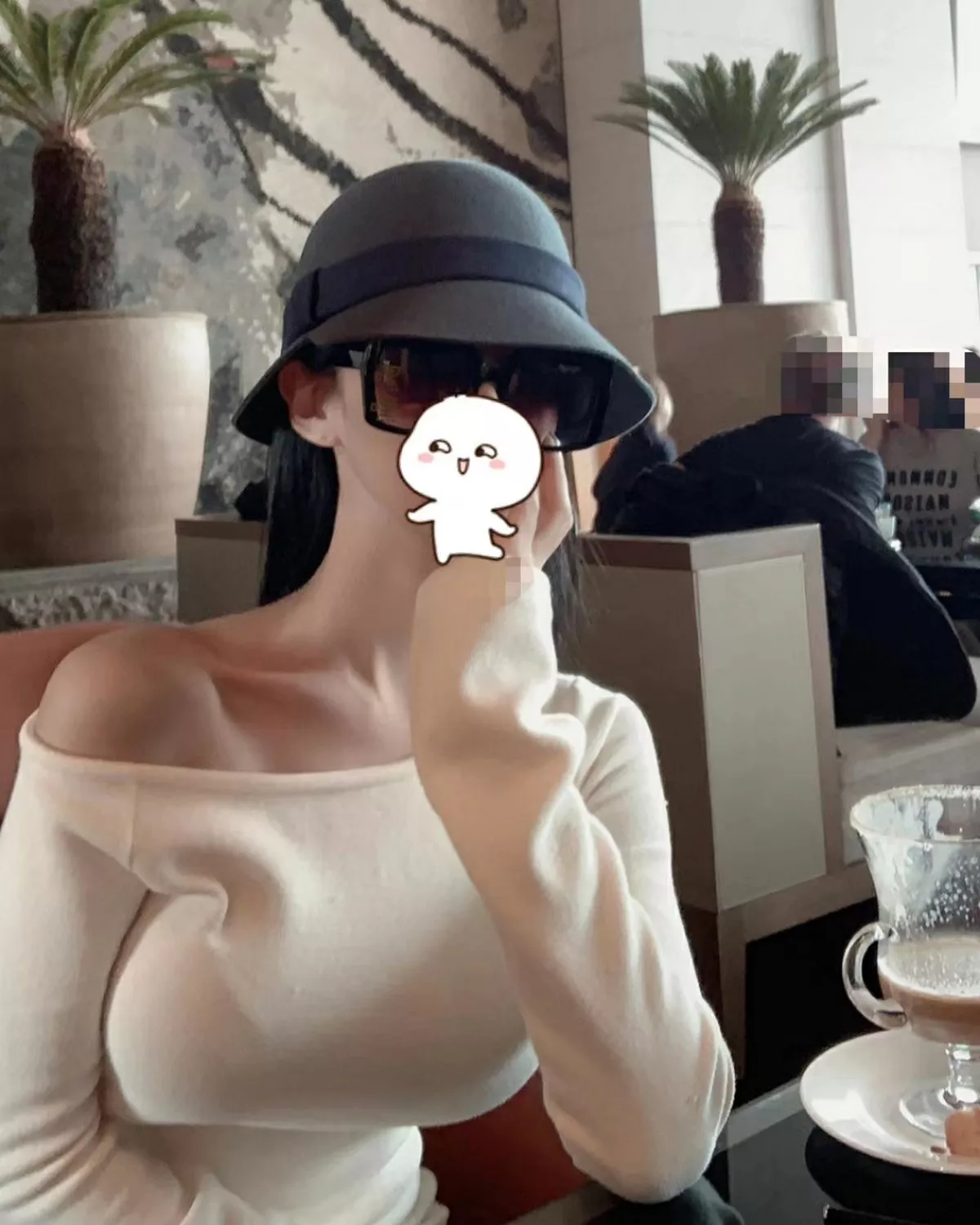网络美女薇薇微信朋友圈资源合集私房性感连身裙系列秀魔鬼身材迷人诱惑写真297P