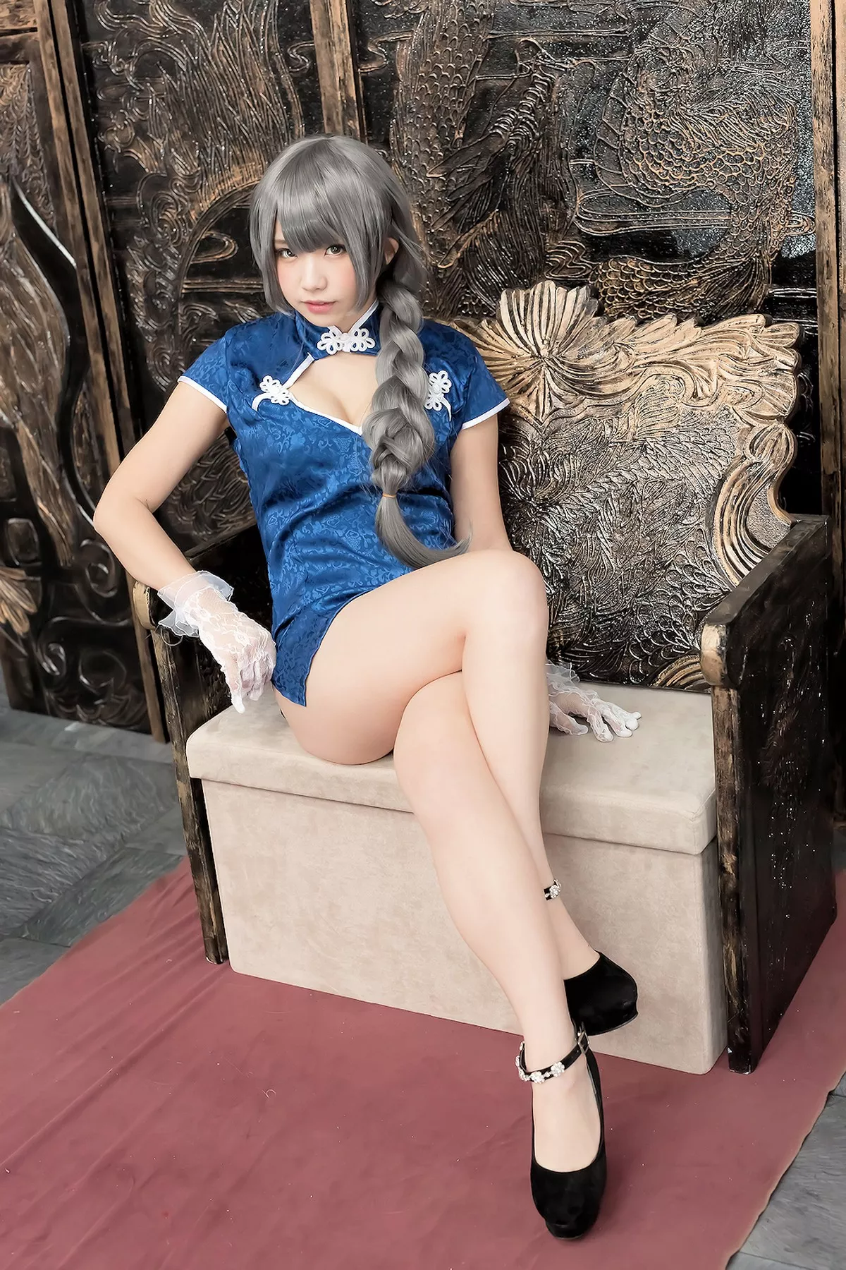 网络美女中華娘娘青花瓷旗袍主题私房性感低胸高开旗袍秀完美身材迷人诱惑写真52P