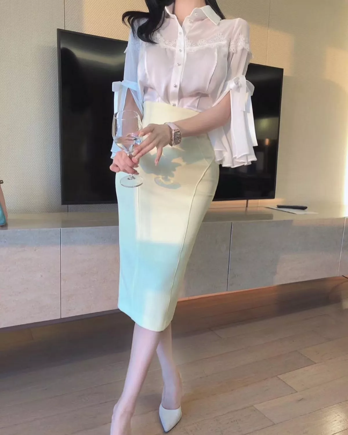 网络美女薇薇微信朋友圈资源合集私房性感连身裙系列秀魔鬼身材迷人诱惑写真297P