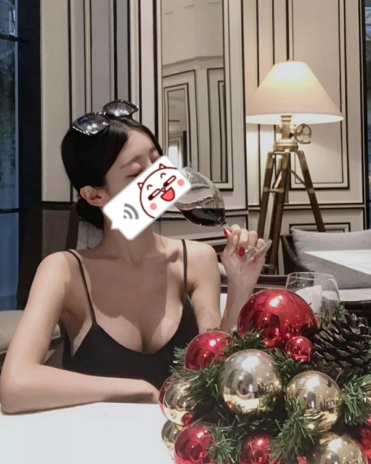 网络美女薇薇微信朋友圈资源合集私房性感连身裙系列秀魔鬼身材迷人诱惑写真297P