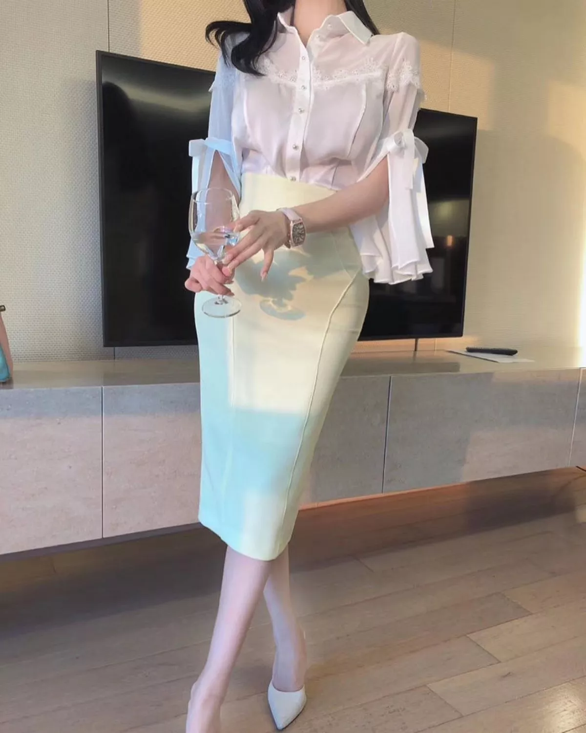网络美女薇薇微信朋友圈资源合集私房性感连身裙系列秀魔鬼身材迷人诱惑写真297P