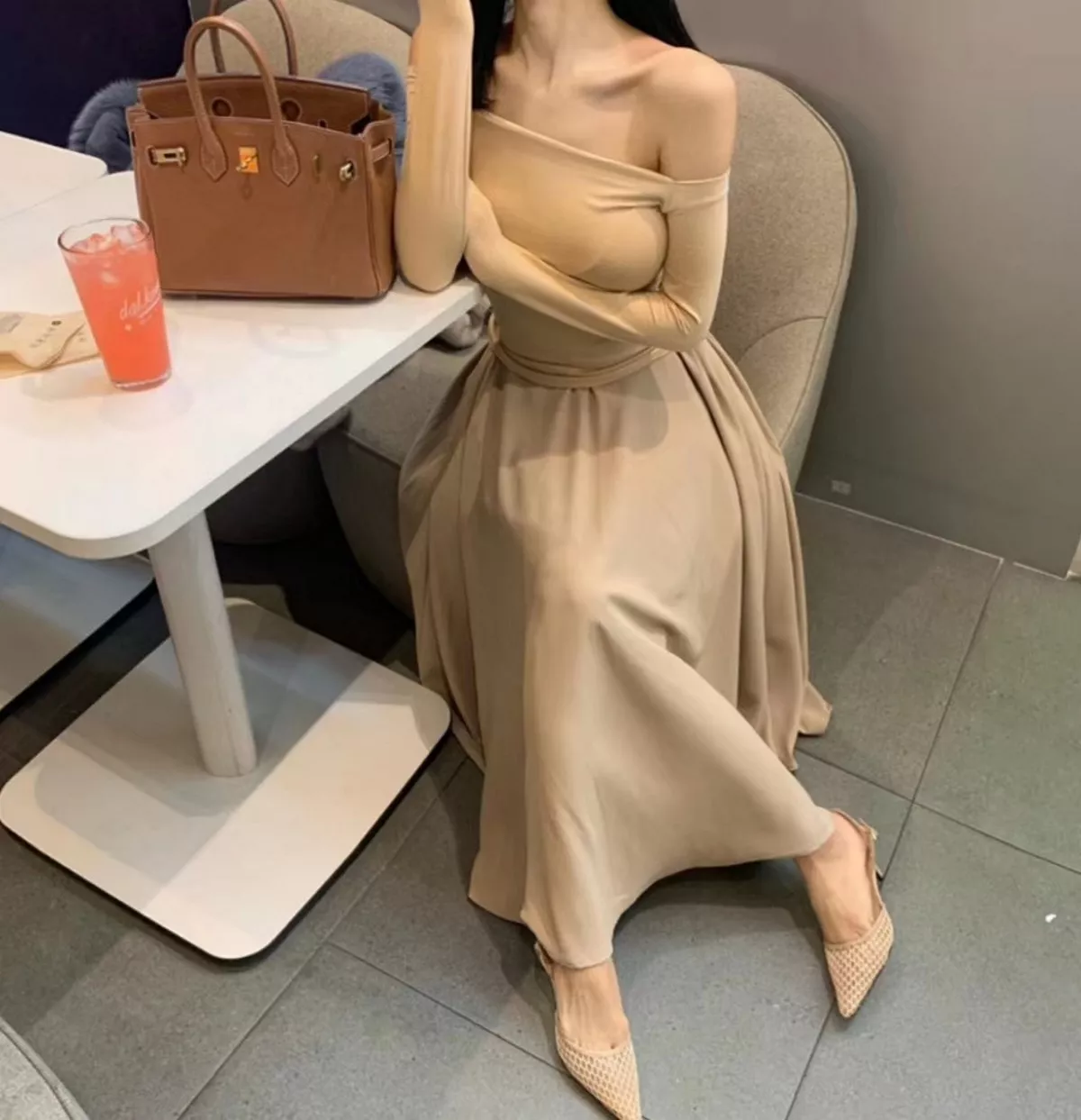 网络美女薇薇微信朋友圈资源合集私房性感连身裙系列秀魔鬼身材迷人诱惑写真297P
