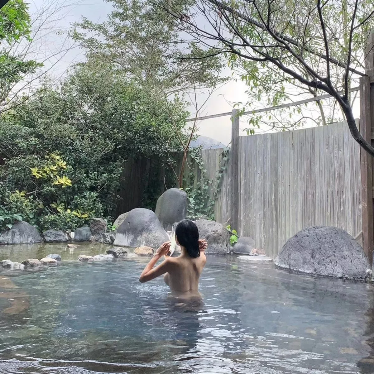 网络美女薇薇微信朋友圈资源合集私房性感连身裙系列秀魔鬼身材迷人诱惑写真297P