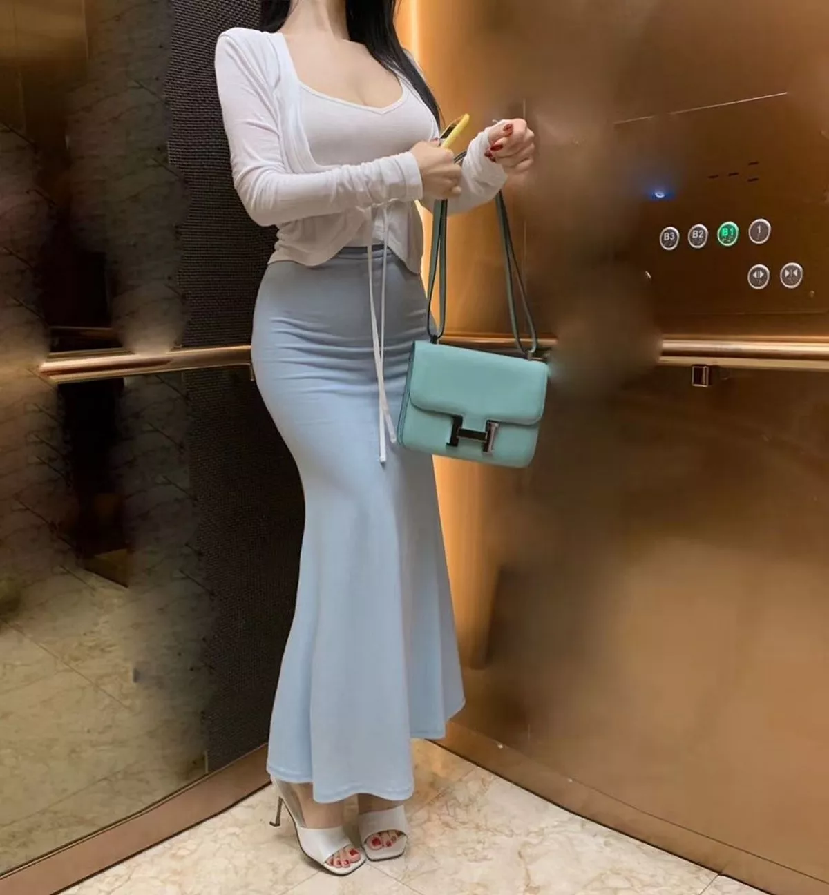 网络美女薇薇微信朋友圈资源合集私房性感连身裙系列秀魔鬼身材迷人诱惑写真297P